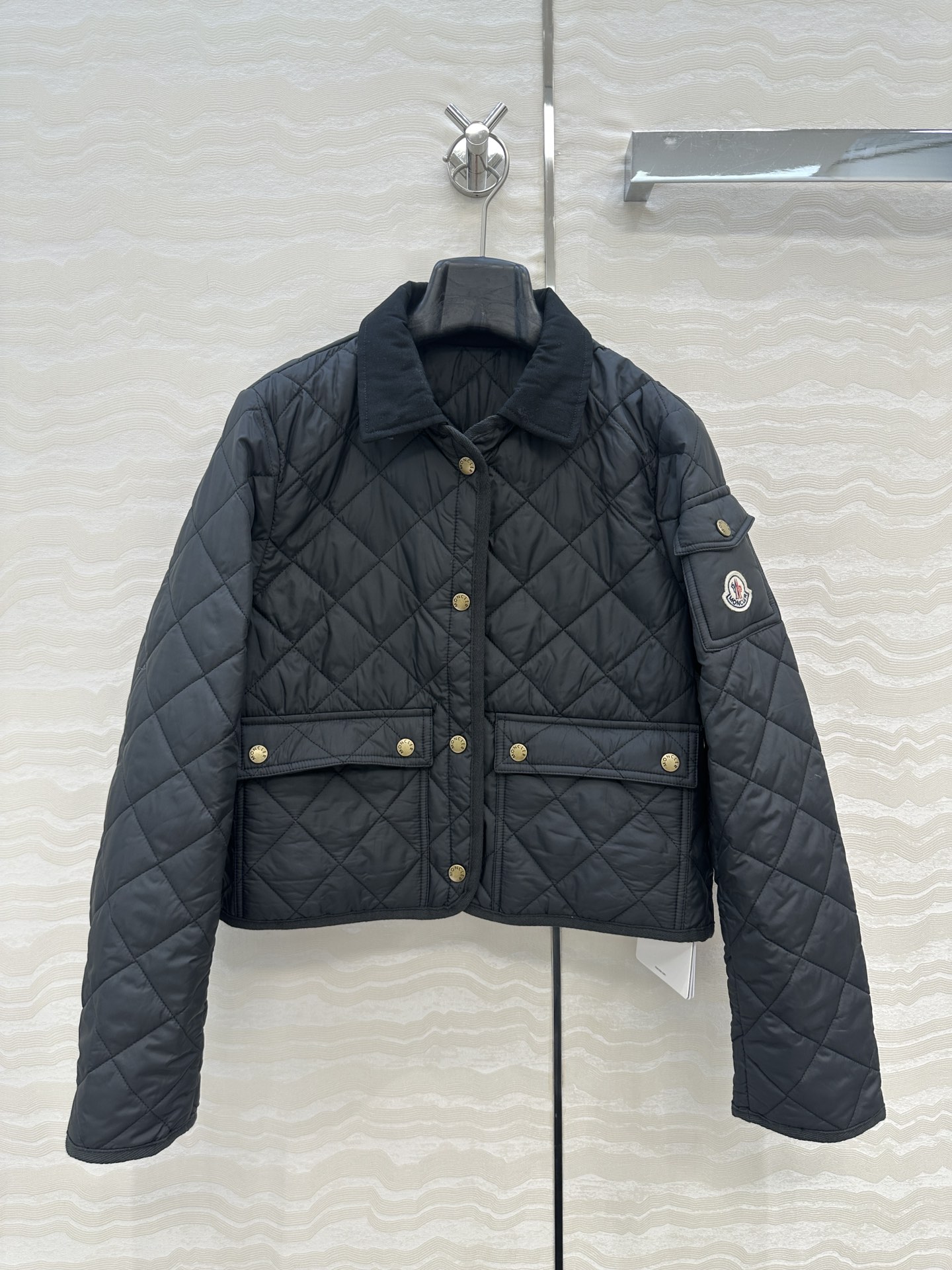 独家首发❤️原单品质Mo菱形绗缝夹棉短款棉服小外套。气质翻领双口袋小短款设计！减龄少女气质，进口机压线格