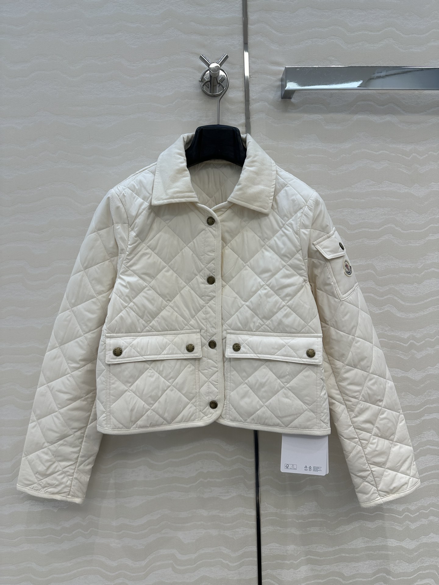 独家首发❤️原单品质Mo菱形绗缝夹棉短款棉服小外套。气质翻领双口袋小短款设计！减龄少女气质，进口机压线格