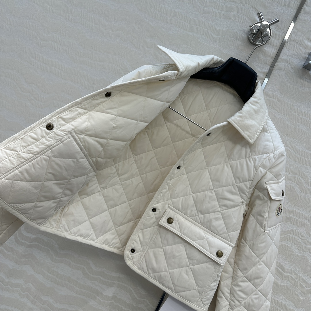 独家首发❤️原单品质Mo菱形绗缝夹棉短款棉服小外套。气质翻领双口袋小短款设计！减龄少女气质，进口机压线格