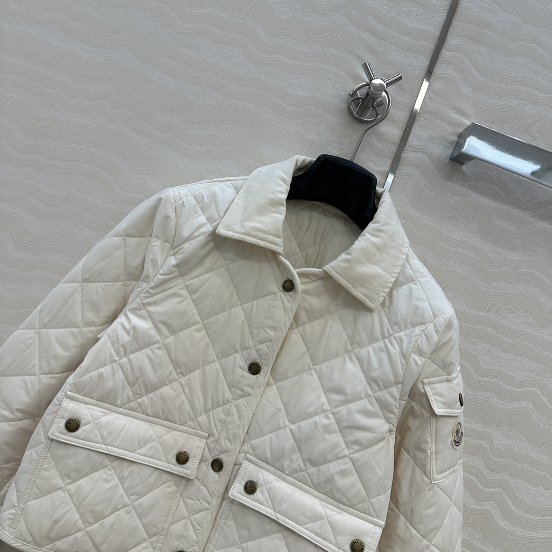 独家首发❤️原单品质Mo菱形绗缝夹棉短款棉服小外套。气质翻领双口袋小短款设计！减龄少女气质，进口机压线格