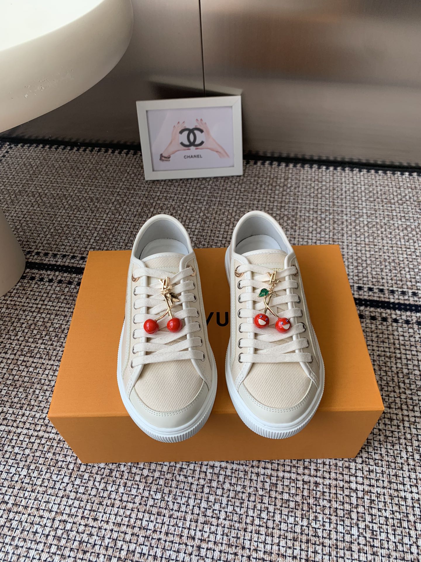 NO:511867,Accessories 60 Louis Vuiton Louis Vuitton 25ss new LV Lagoon series denim embossed presbyopia shoes skateboard shoes casual sneakers original purchase developed and made whole pair of shoes souvenirs, all customized materials Exclusive mold opening sole details all pairs of shipments 35-45 (for women 40 men 45 custom made), casual shoes/sports shoes, louis vuitton, louis vuitton, louis vuitton, louis vuitton, louis vuitton, sneakers19860909配饰60 Louis Vuiton路易威登 25ss新款 LV Lagoon系列丹宁牛仔布压花老花帆布鞋滑板鞋休闲运动鞋 原版购入开发做货 整双鞋子采购Zp开发打造,全部定制材料 独家开模大底 细节全部对版出货码数35-45（女40 男45定做）,休闲鞋/运动鞋,louis vuitton,louis vuitton,louis vuitton,sneakers,Women's Shoes