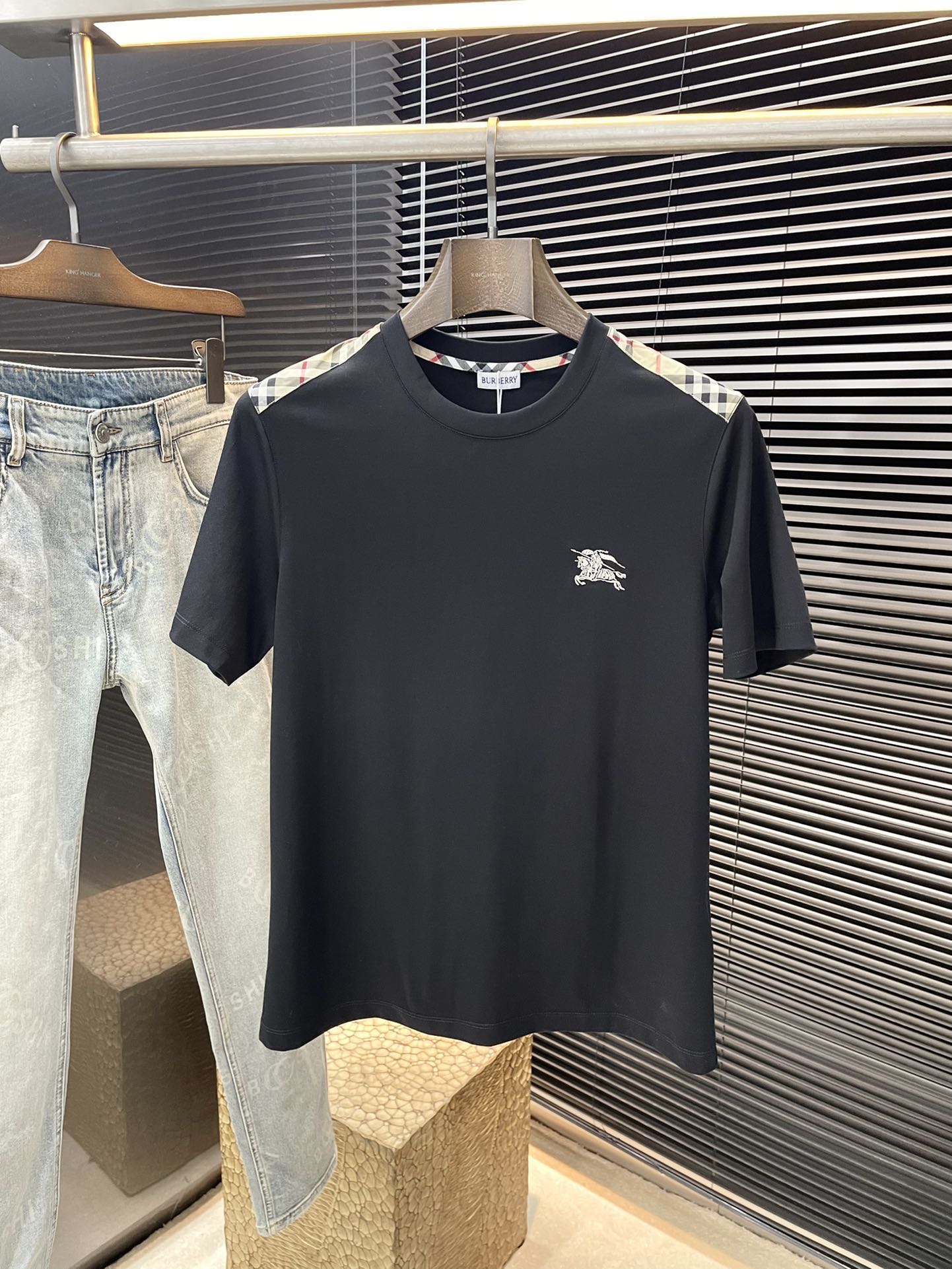  ♠️ Burberry-（巴宝莉）系列 VIP高级定制 2025新款短袖  百搭款式 任何人都可以轻松