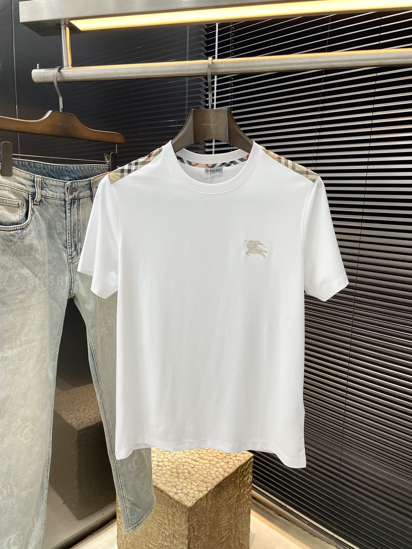  ♠️ Burberry-（巴宝莉）系列 VIP高级定制 2025新款短袖  百搭款式 任何人都可以轻松