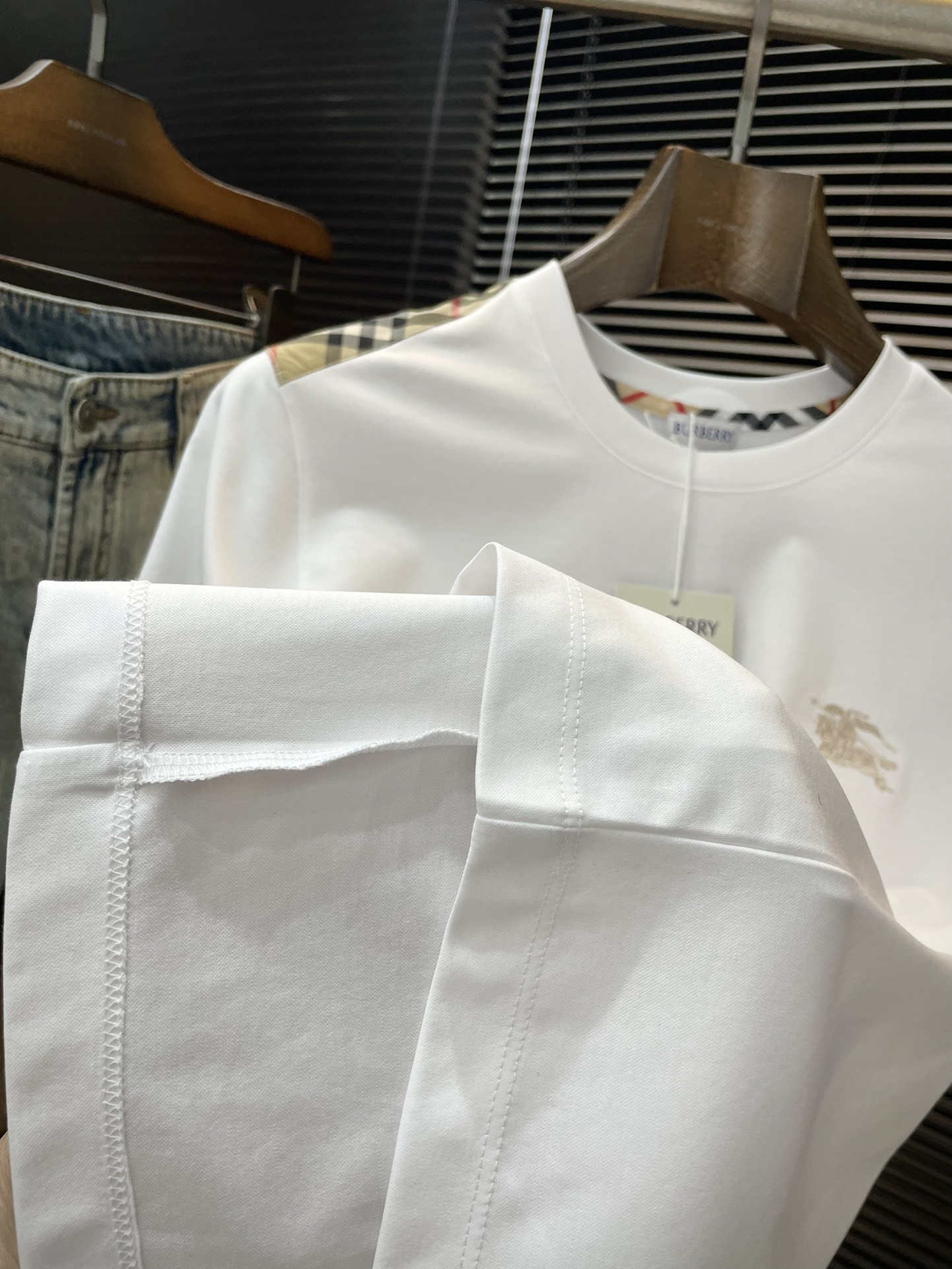  ♠️ Burberry-（巴宝莉）系列 VIP高级定制 2025新款短袖  百搭款式 任何人都可以轻松