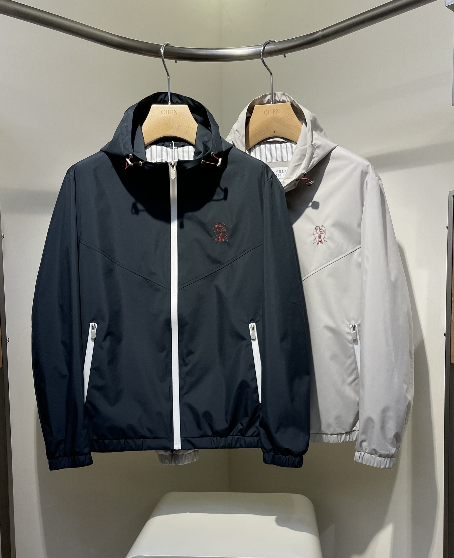 NO:599987,BC*New New early autumn new jacket color green gray size 48-56 (M-3XL),,jackets & coats,alexander wang19860909BC*New New早秋新款夹克 颜色 绿 灰 码数 48-56（M-3XL）,,jackets & coats,alexander wang,Men's clothing