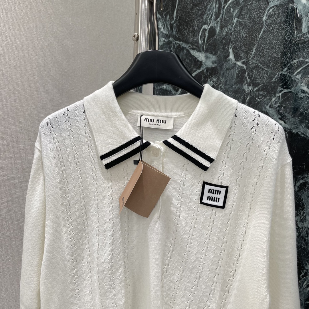 “Versatile One-Size-Fits-All Dress with Micro-Charging Blouse and Semi-Skirt Suit: Fashionable and Functional Clothing” - 图片 5