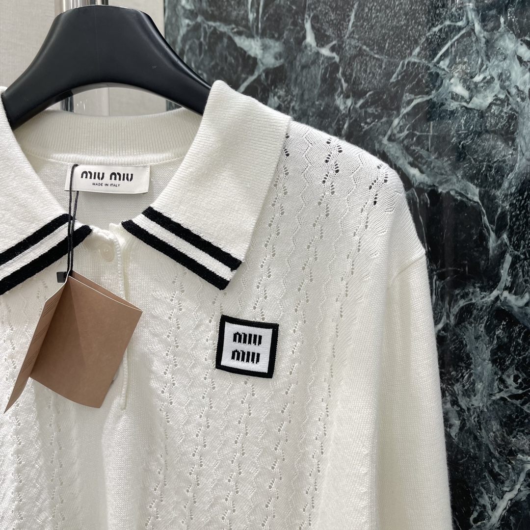 “Versatile One-Size-Fits-All Dress with Micro-Charging Blouse and Semi-Skirt Suit: Fashionable and Functional Clothing” - 图片 6