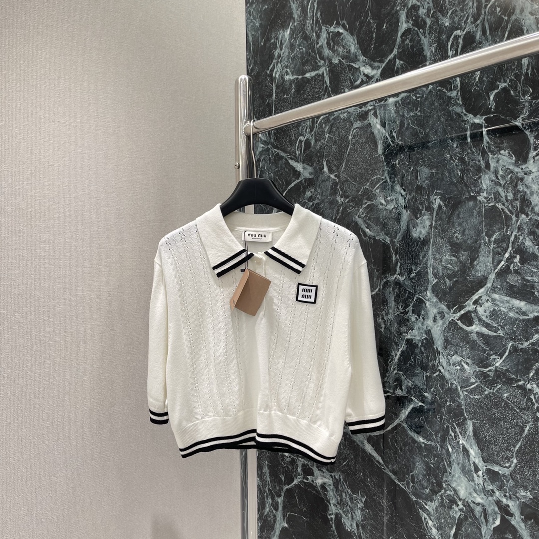 “Versatile One-Size-Fits-All Dress with Micro-Charging Blouse and Semi-Skirt Suit: Fashionable and Functional Clothing” - 图片 4