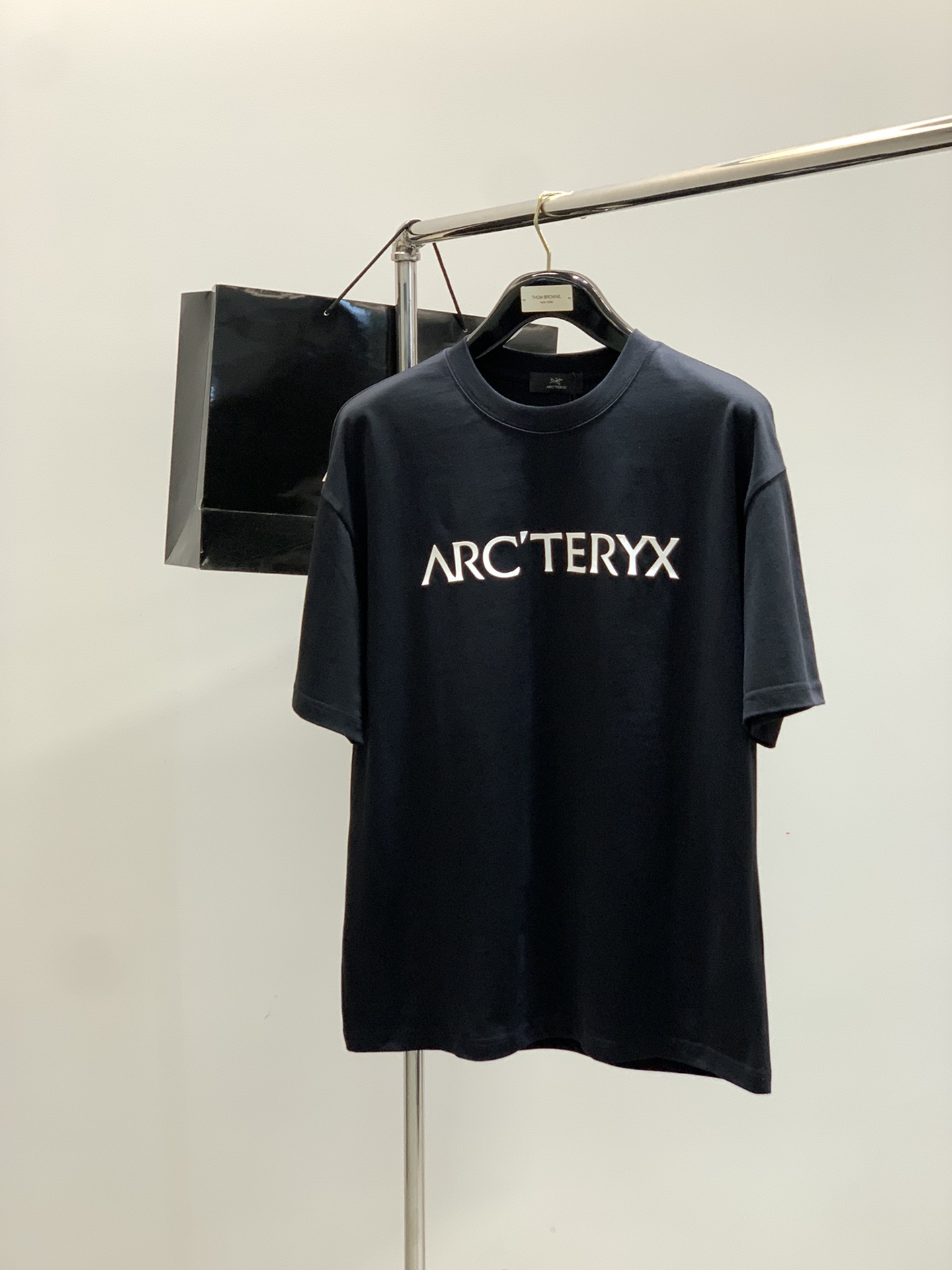 2025 Summer Fashion: Arcteryx Original Birds Collection and Stylish Clothing Options - 图片 1