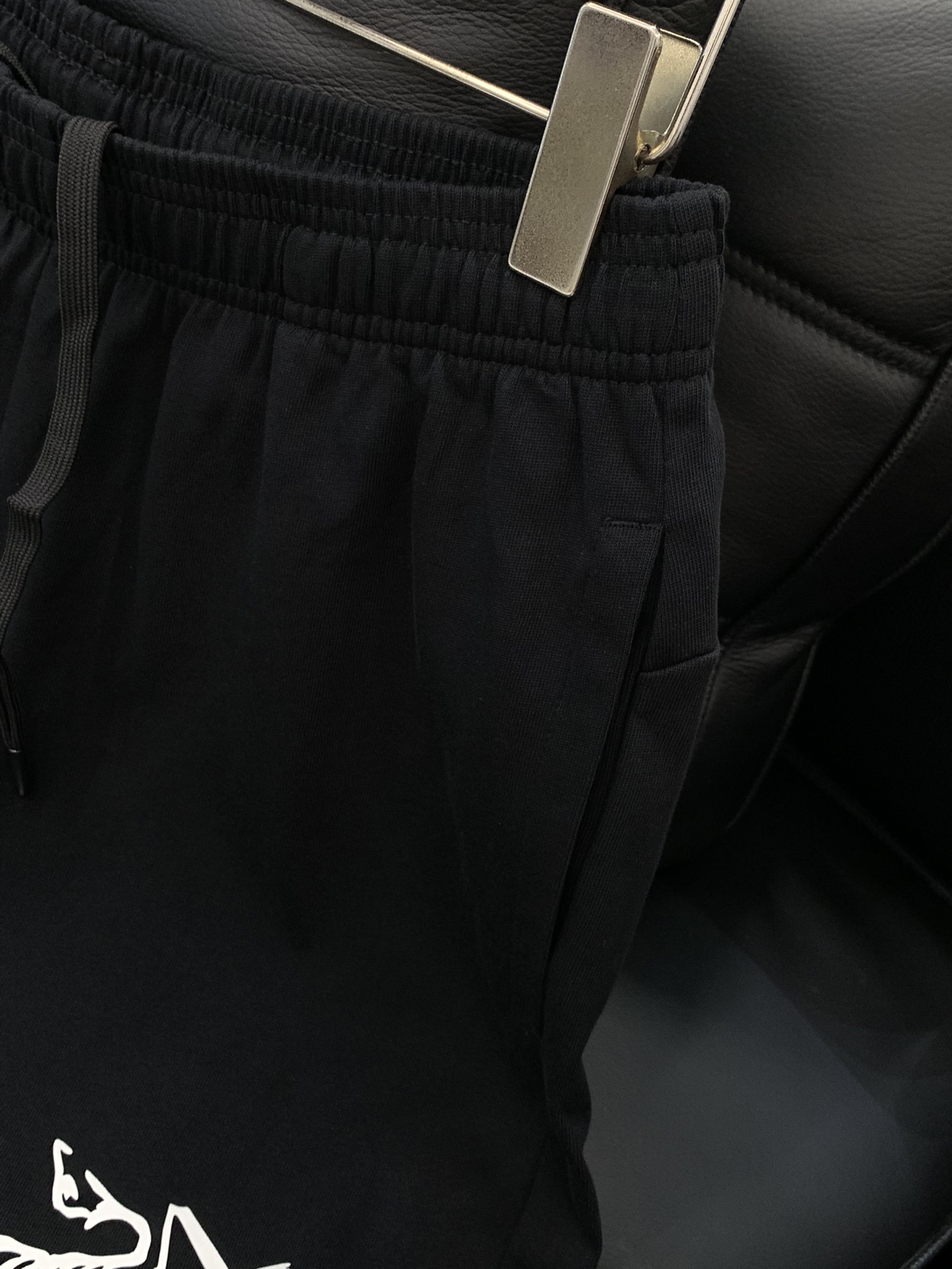 “2025 Summer Fashion: Arcteryx Original Clothing Collection with Stylish Vision” - 图片 5