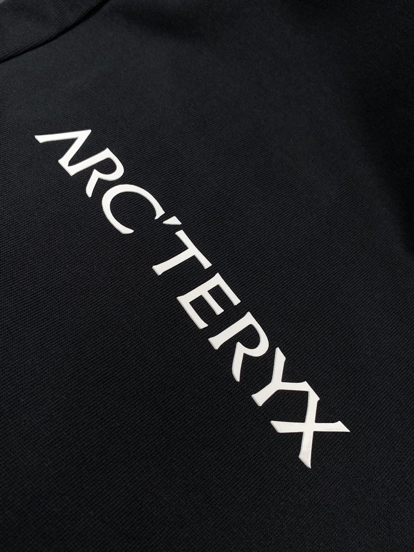 “2025 Summer Fashion: Arcteryx Original Clothing Collection with Stylish Vision” - 图片 7