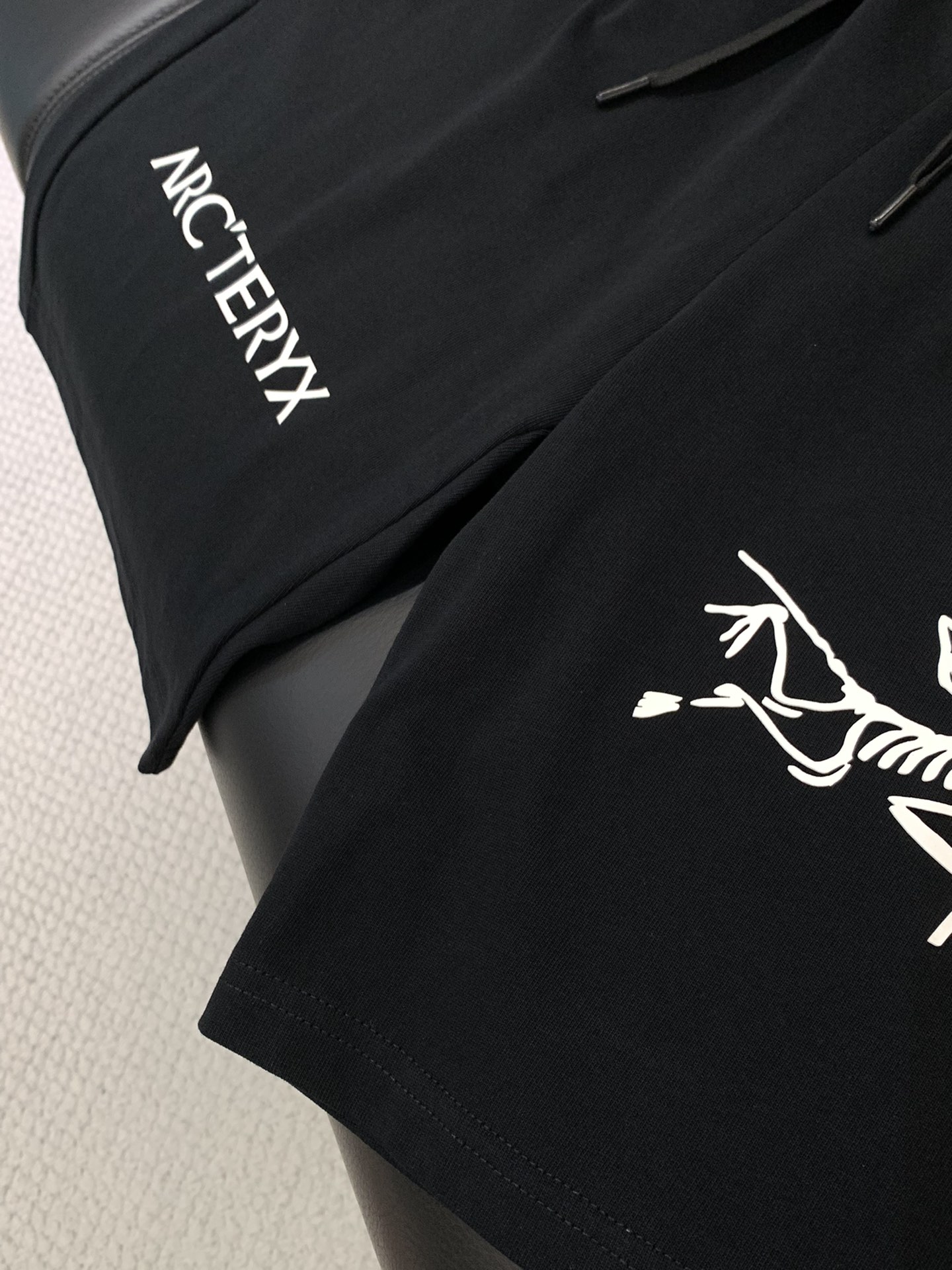 “2025 Summer Fashion: Arcteryx Original Clothing Collection with Stylish Vision” - 图片 8