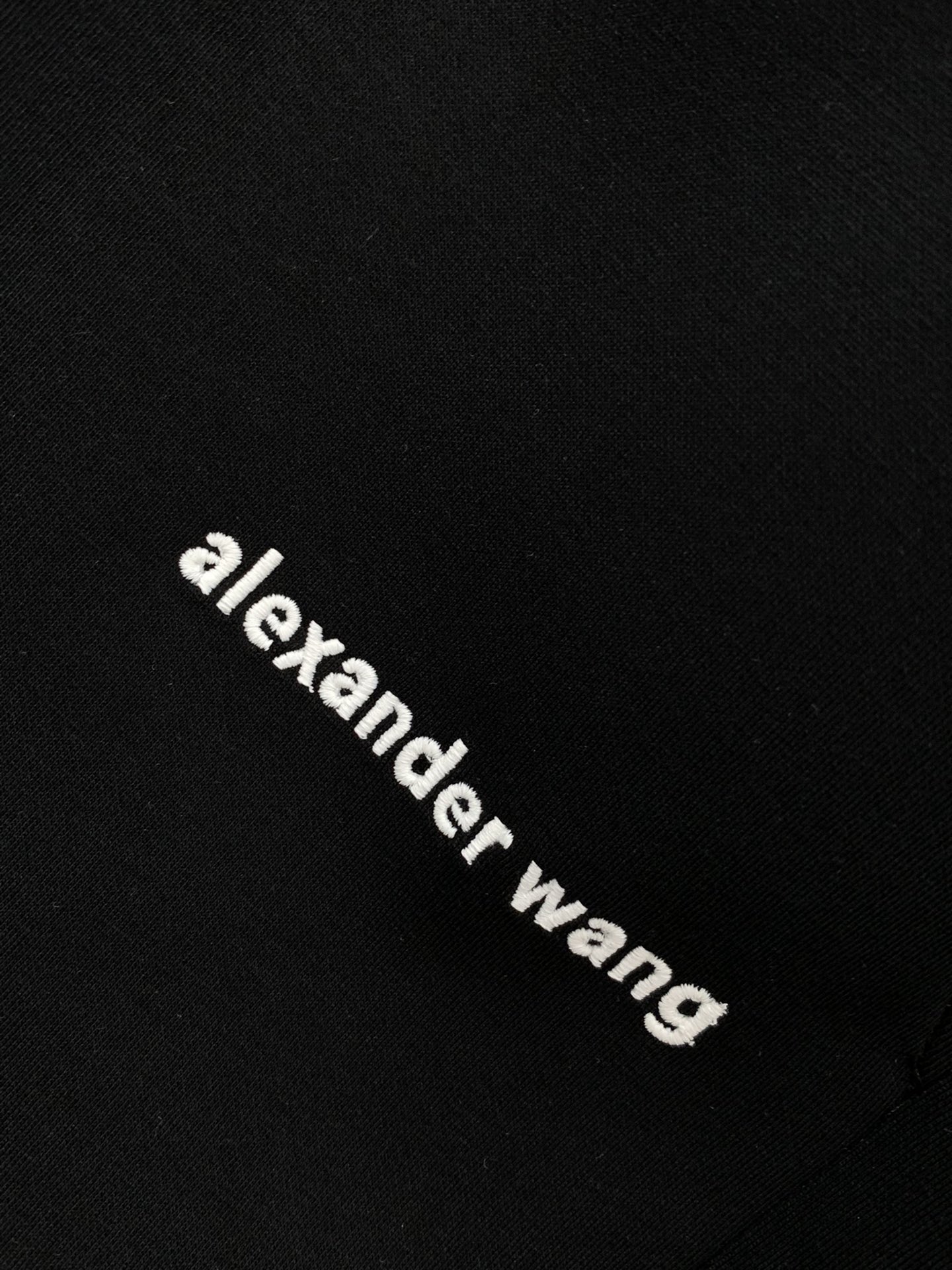 Fashion Series: King Alexander White Leisure Shorts with Unique Design - 图片 6