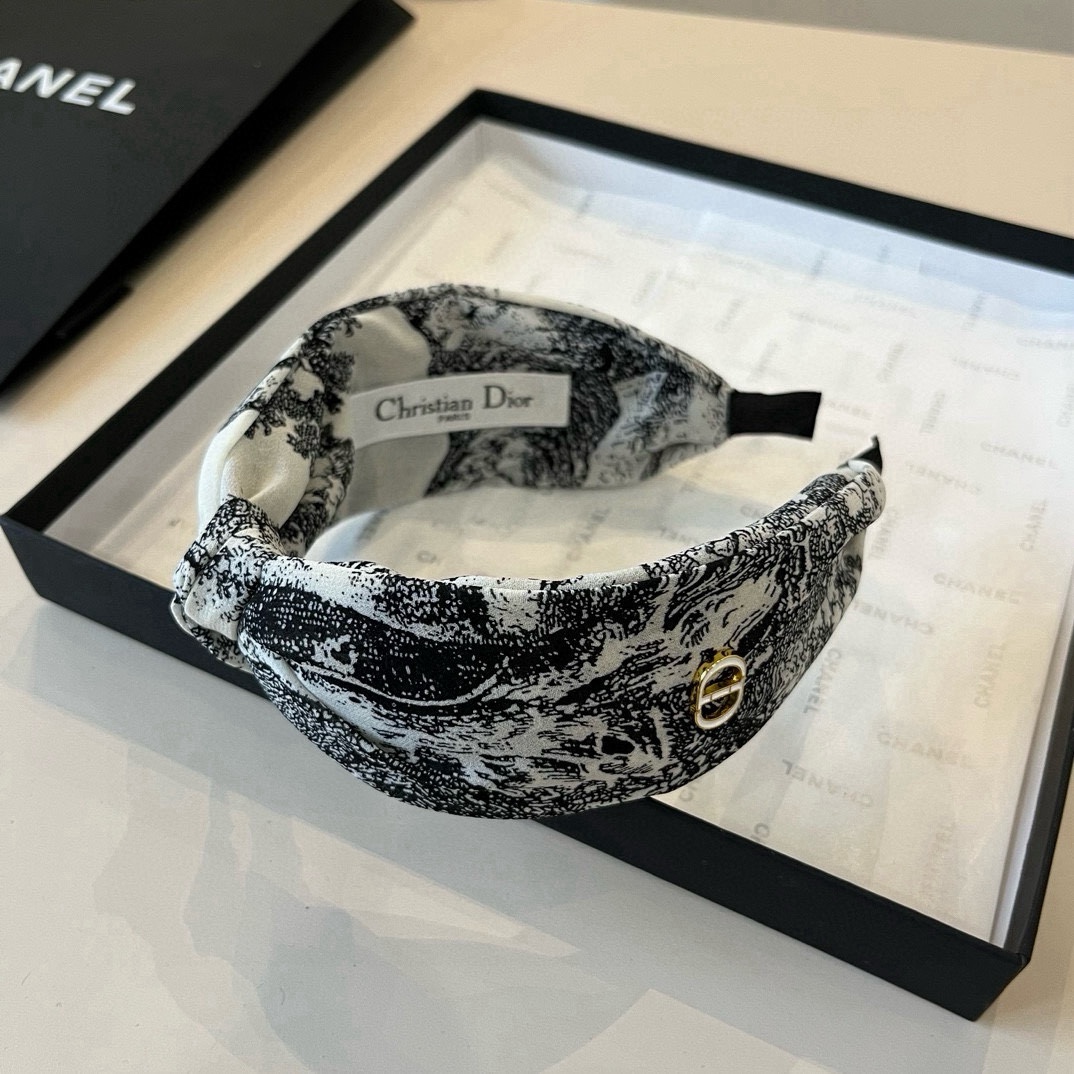 🆕

Dior迪奥新款发箍