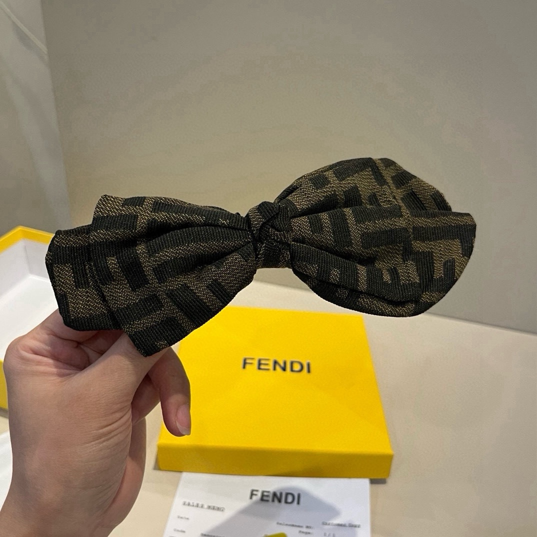 🆕

FD芬迪新款发夹