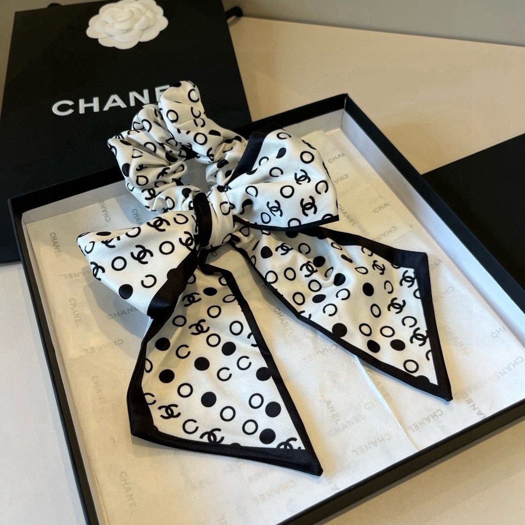 🆕

Chanel香奈儿蝴蝶结发圈