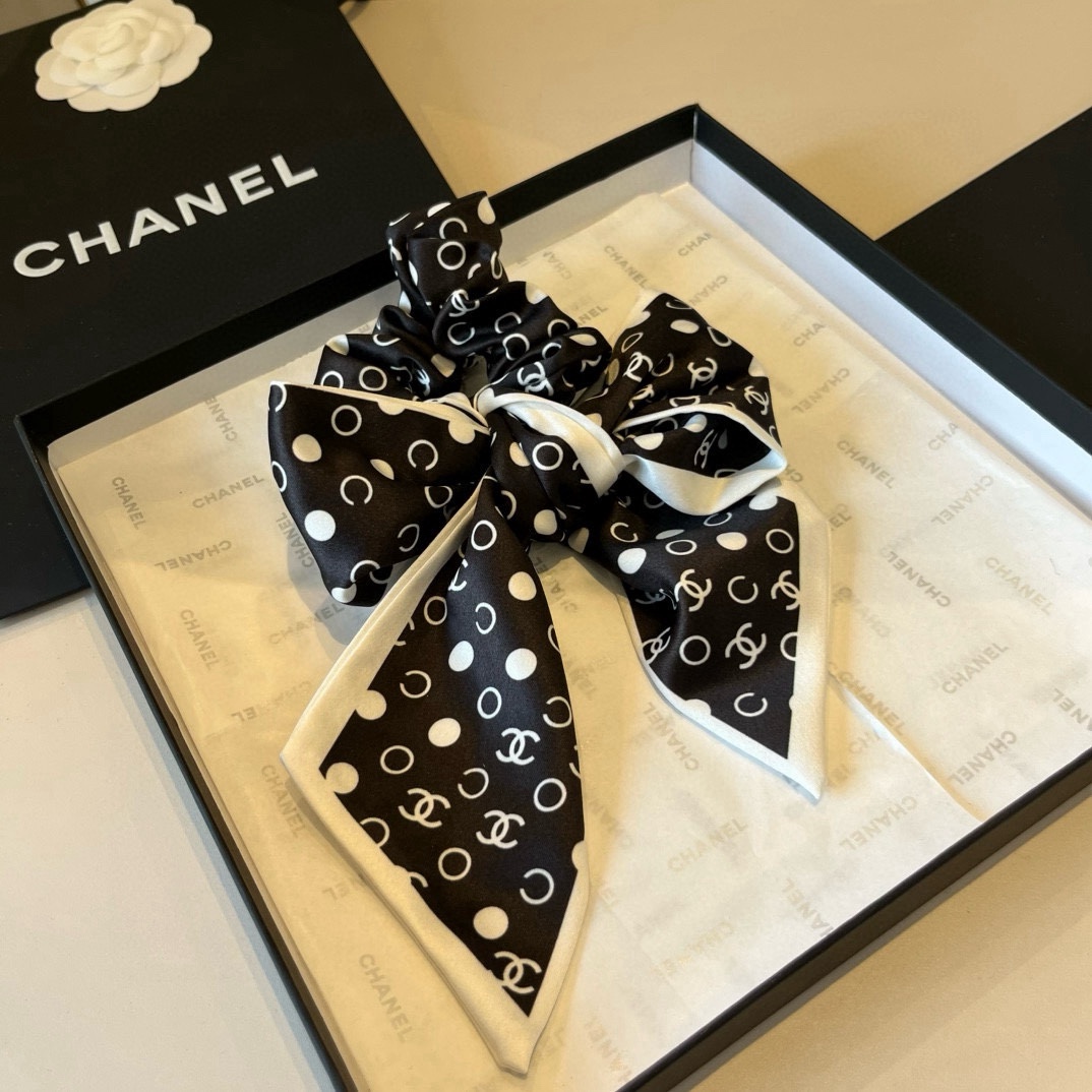 🆕

Chanel香奈儿蝴蝶结发圈