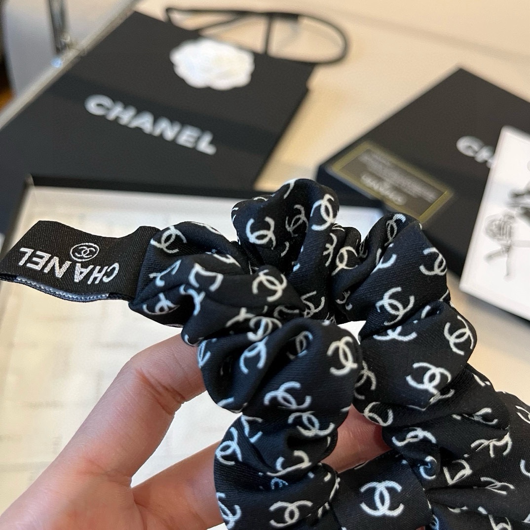 🆕

Chanel香奈儿发圈 官方款