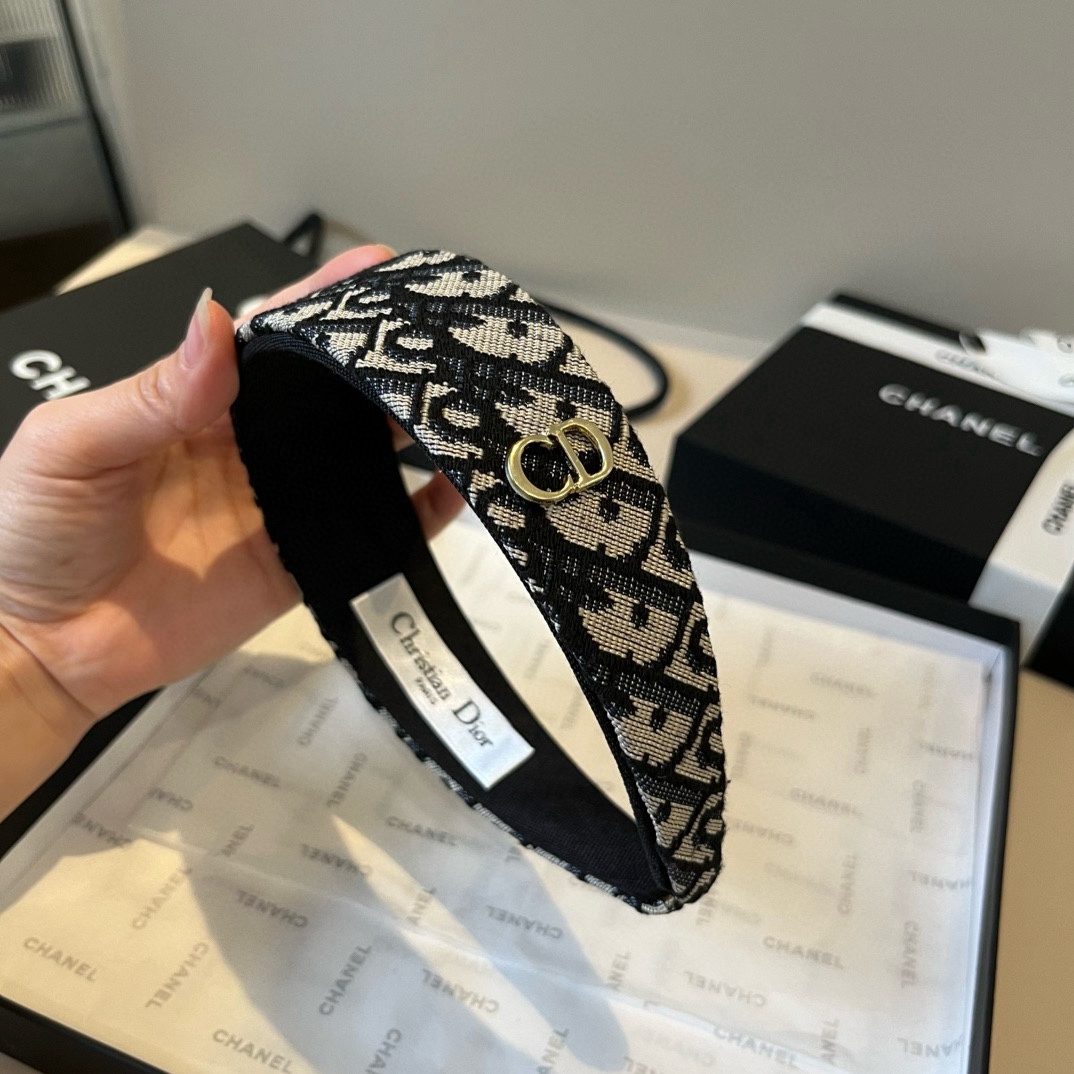 🆕

Dior迪奥新款发箍