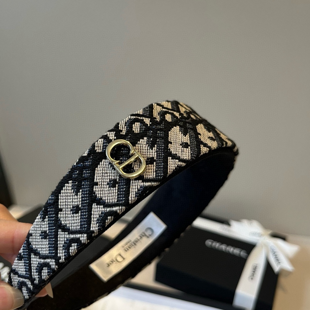 🆕

Dior迪奥新款发箍