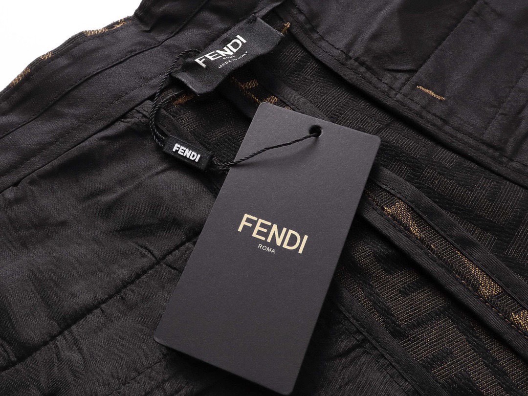 芬迪/Fendi 夏季新款 提花字母休闲牛仔短裤 卡其