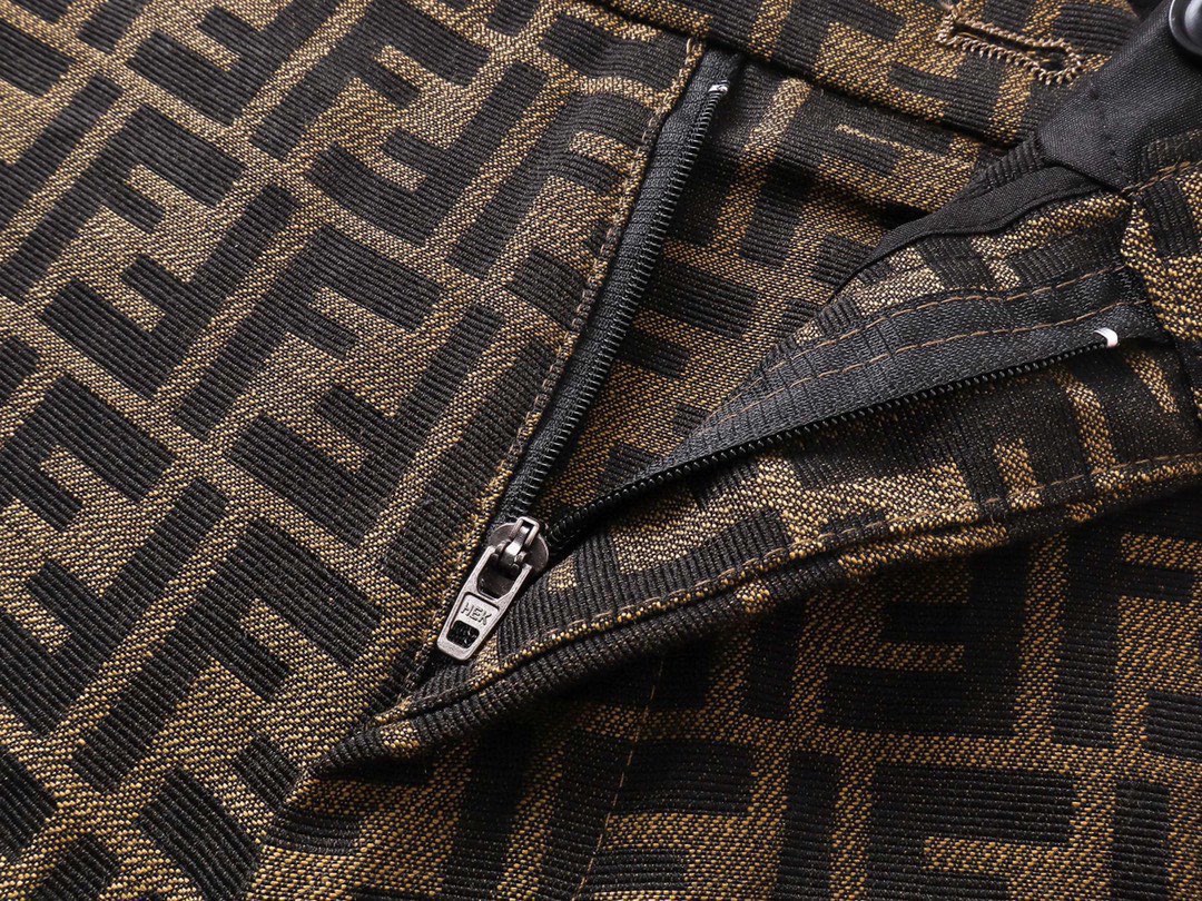 芬迪/Fendi 夏季新款 提花字母休闲牛仔短裤 卡其