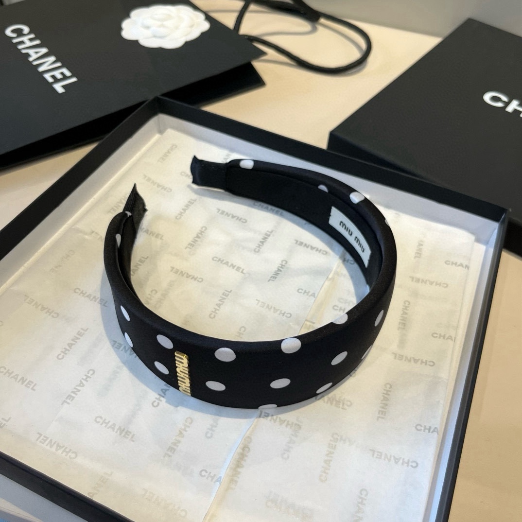 🆕

miumiu缪缪新款发箍