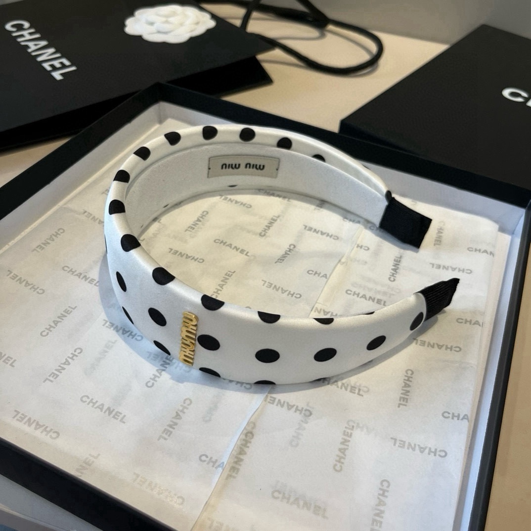 🆕

miumiu缪缪新款发箍