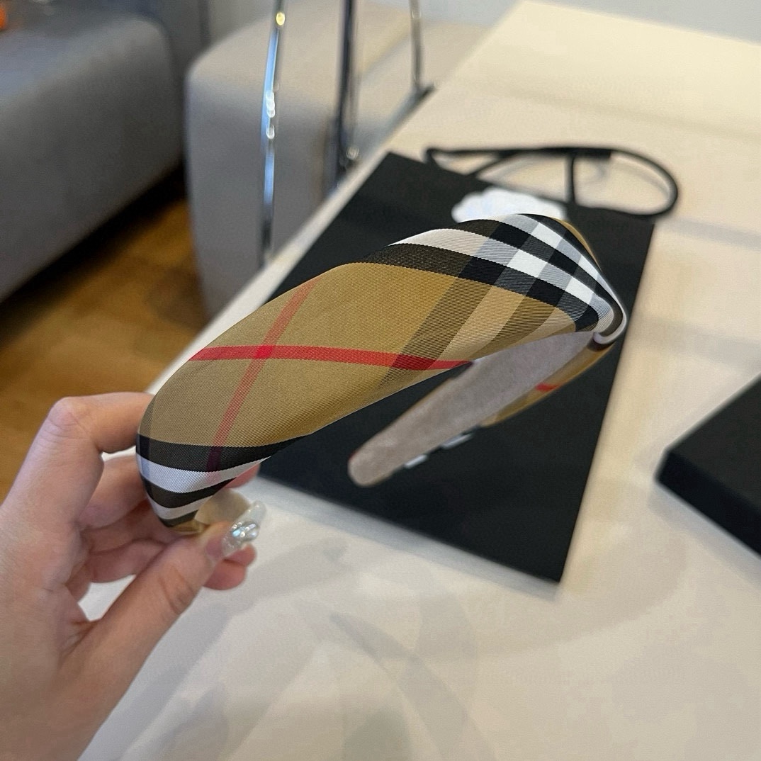 🆕

Burberry巴宝莉新款发箍