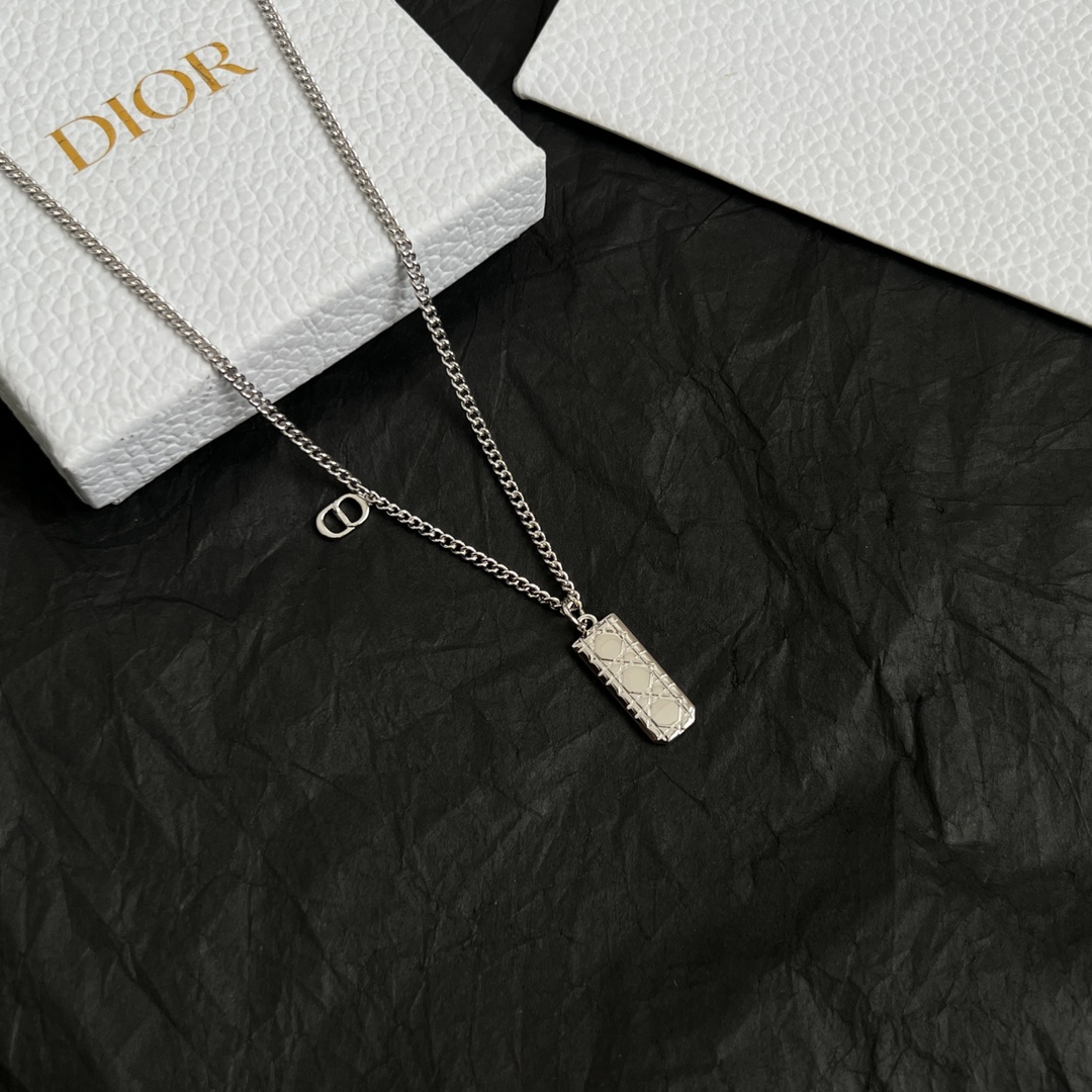 【】👑Dior 迪奥  项链 精选原版一致 黄铜材质 甜美气质高雅。