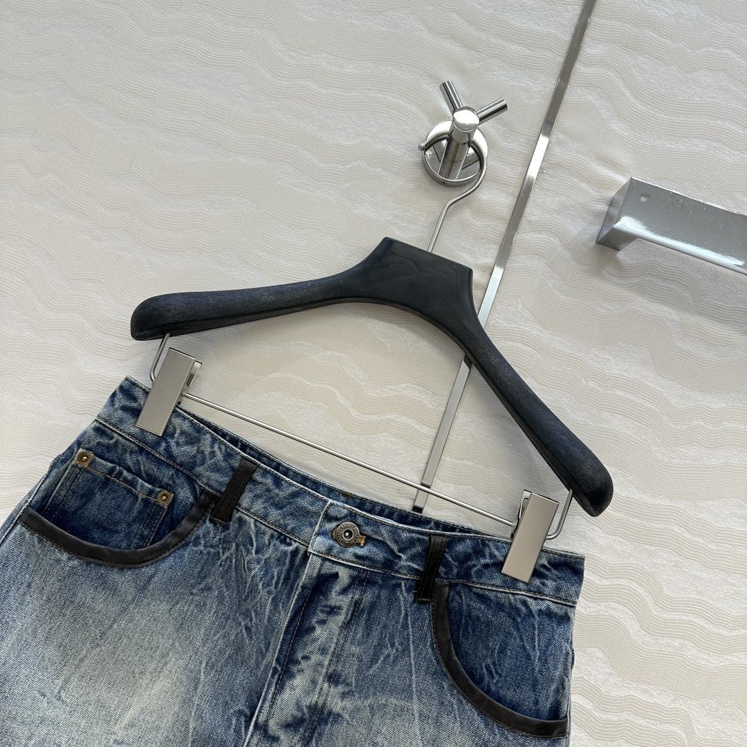 独家首发❤️原单品质，miu缪系少女穿搭！早秋新品时髦风牛仔超短半裙。马溜褶痕工艺洗水复古风辣妹丹尼牛仔