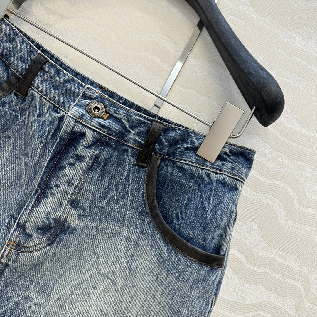 独家首发❤️原单品质，miu缪系少女穿搭！早秋新品时髦风牛仔超短半裙。马溜褶痕工艺洗水复古风辣妹丹尼牛仔