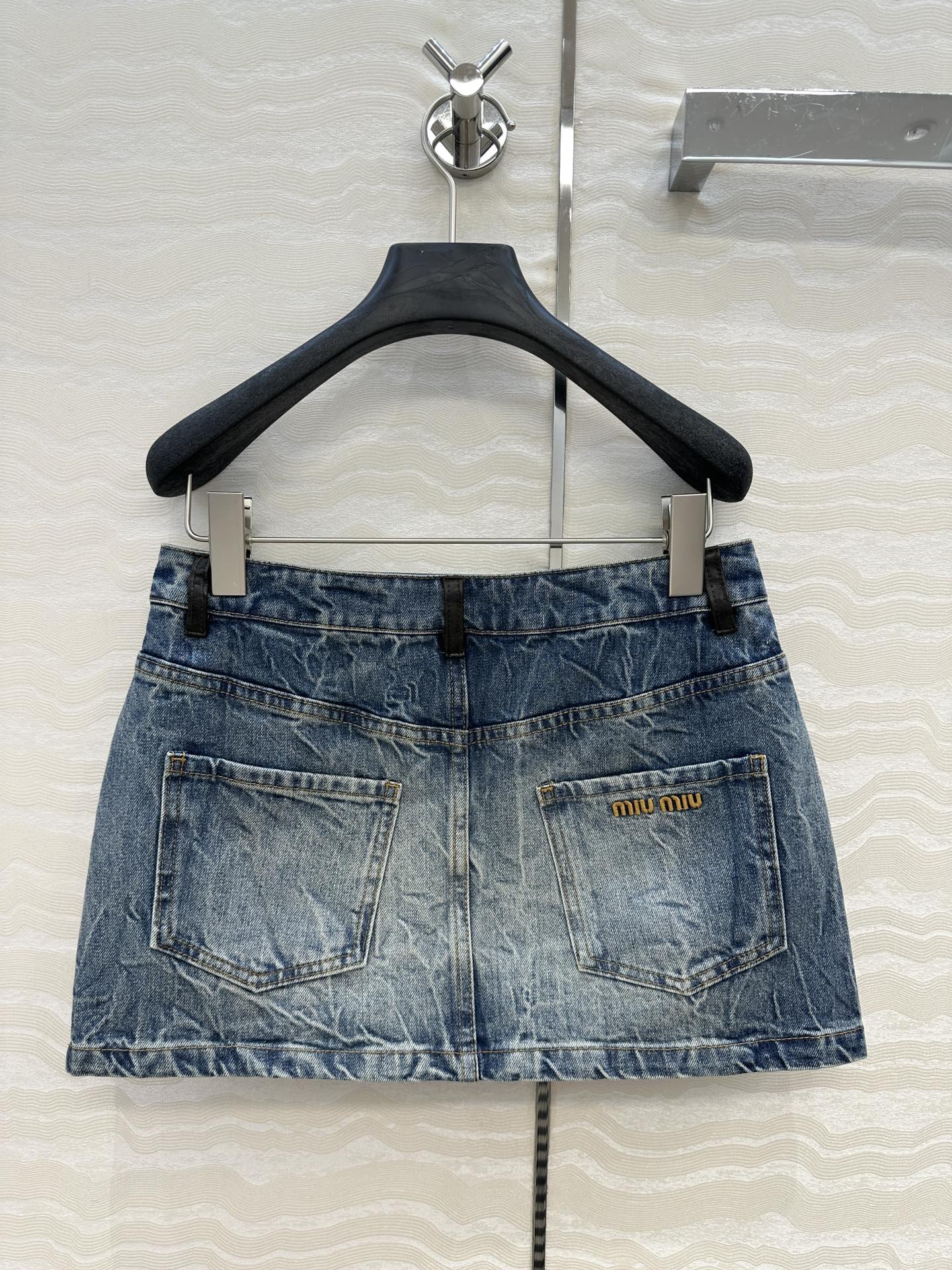 独家首发❤️原单品质，miu缪系少女穿搭！早秋新品时髦风牛仔超短半裙。马溜褶痕工艺洗水复古风辣妹丹尼牛仔