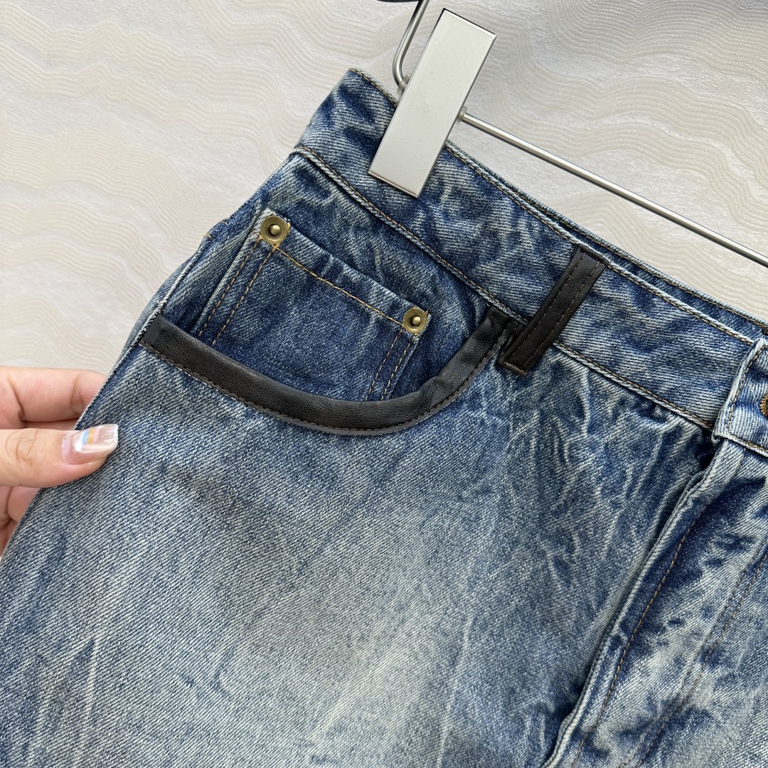 独家首发❤️原单品质，miu缪系少女穿搭！早秋新品时髦风牛仔超短半裙。马溜褶痕工艺洗水复古风辣妹丹尼牛仔