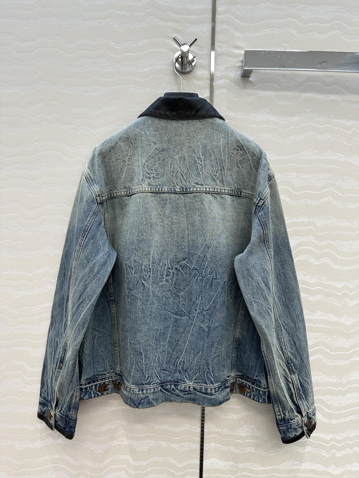 独家首发❤️原单品质，miu缪系少女穿搭！早秋新品时髦风牛仔夹克外套！马溜褶痕工艺洗水复古风辣妹丹尼牛仔