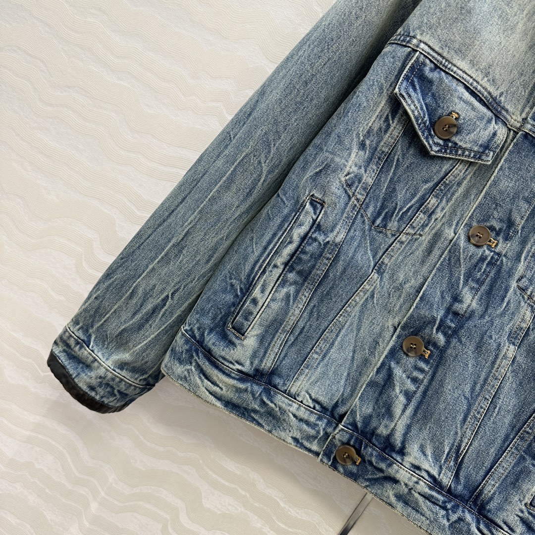 独家首发❤️原单品质，miu缪系少女穿搭！早秋新品时髦风牛仔夹克外套！马溜褶痕工艺洗水复古风辣妹丹尼牛仔