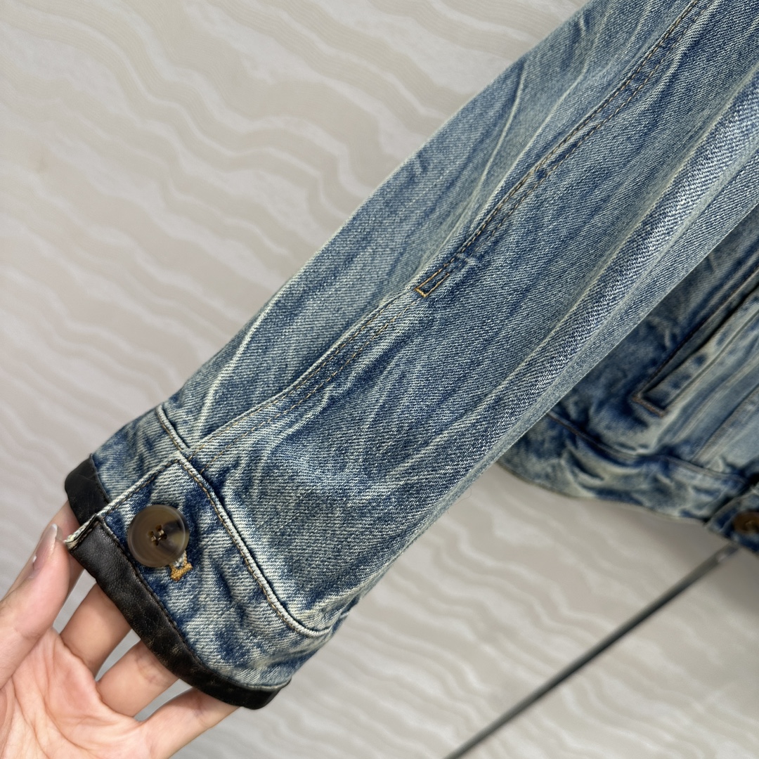 独家首发❤️原单品质，miu缪系少女穿搭！早秋新品时髦风牛仔夹克外套！马溜褶痕工艺洗水复古风辣妹丹尼牛仔