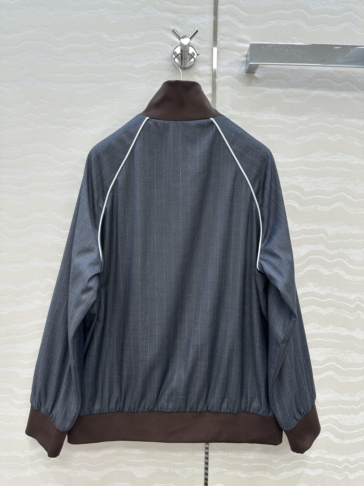 独家首发❤️原单品质miu系少女穿搭！知性分子学院风落肩夹克外套！撞色罗纹领拼接设计甜酷兼备减龄穿搭。高