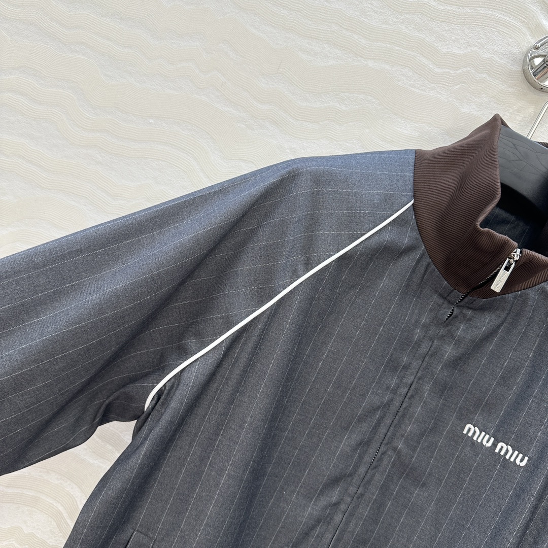 独家首发❤️原单品质miu系少女穿搭！知性分子学院风落肩夹克外套！撞色罗纹领拼接设计甜酷兼备减龄穿搭。高