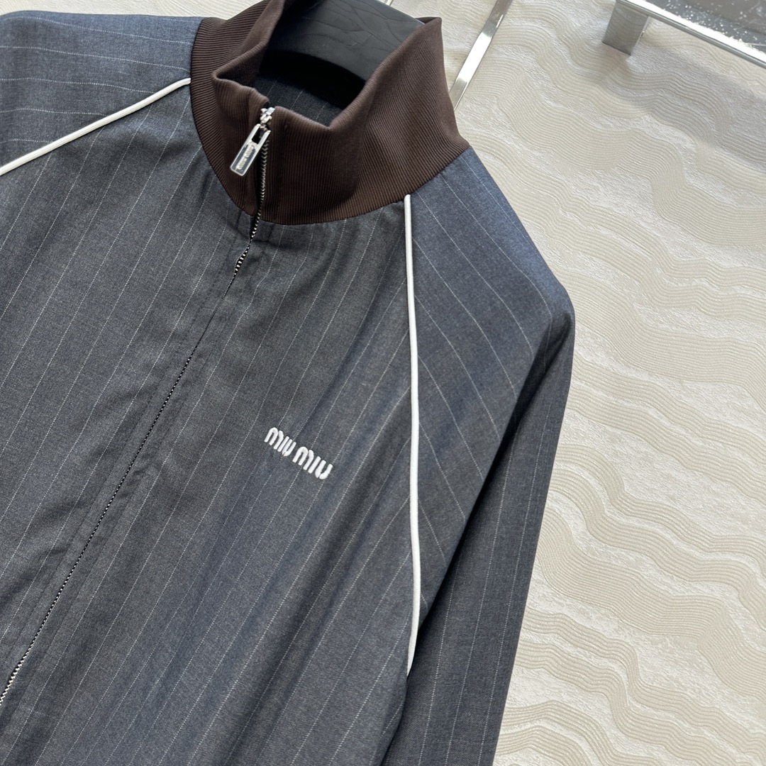 独家首发❤️原单品质miu系少女穿搭！知性分子学院风落肩夹克外套！撞色罗纹领拼接设计甜酷兼备减龄穿搭。高