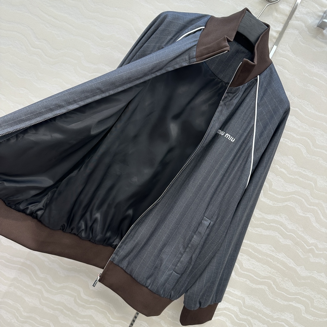 独家首发❤️原单品质miu系少女穿搭！知性分子学院风落肩夹克外套！撞色罗纹领拼接设计甜酷兼备减龄穿搭。高