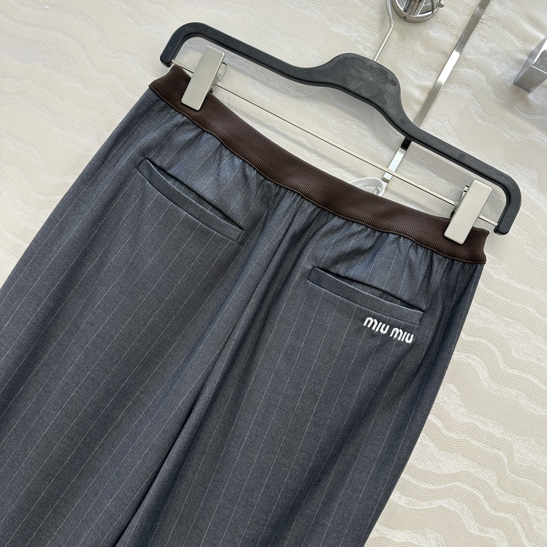 独家首发❤️原单品质miu系少女穿搭！知性分子学院风直筒裤，撞色罗纹腰带拼接设计甜酷兼备减龄穿搭。高级灰