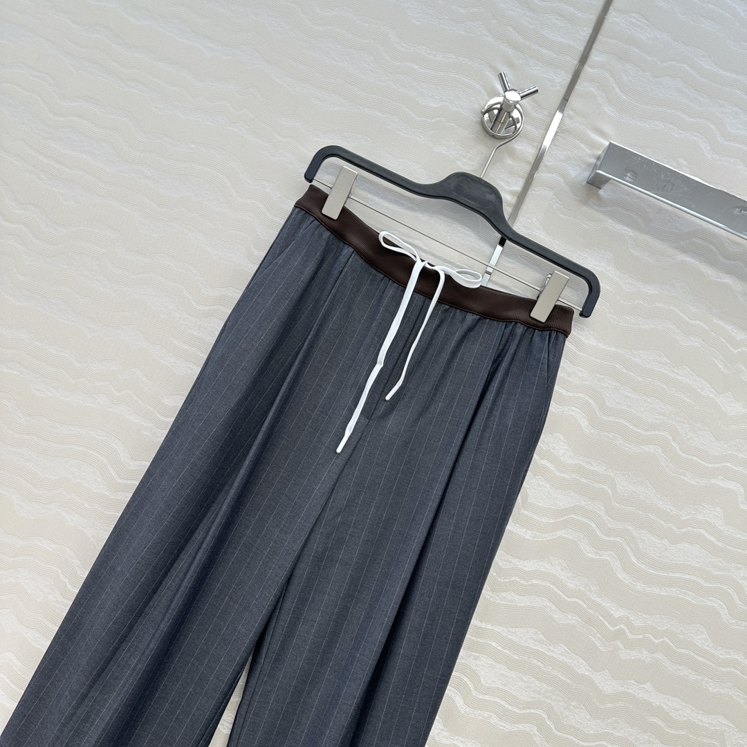 独家首发❤️原单品质miu系少女穿搭！知性分子学院风直筒裤，撞色罗纹腰带拼接设计甜酷兼备减龄穿搭。高级灰