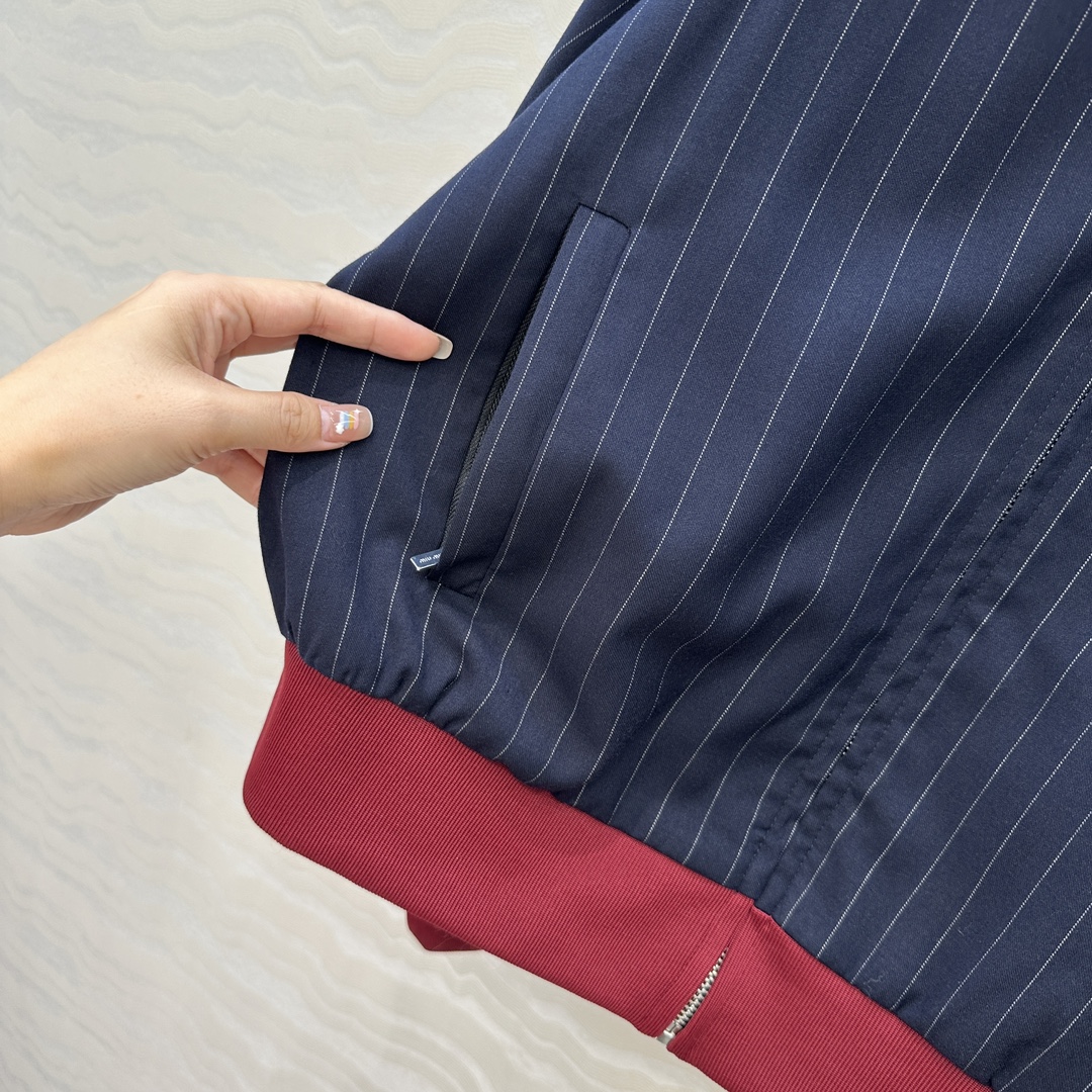 独家首发❤️原单品质miu系少女穿搭！知性分子学院风落肩短款夹克外套！撞色罗纹领拼接设计甜酷兼备减龄穿搭