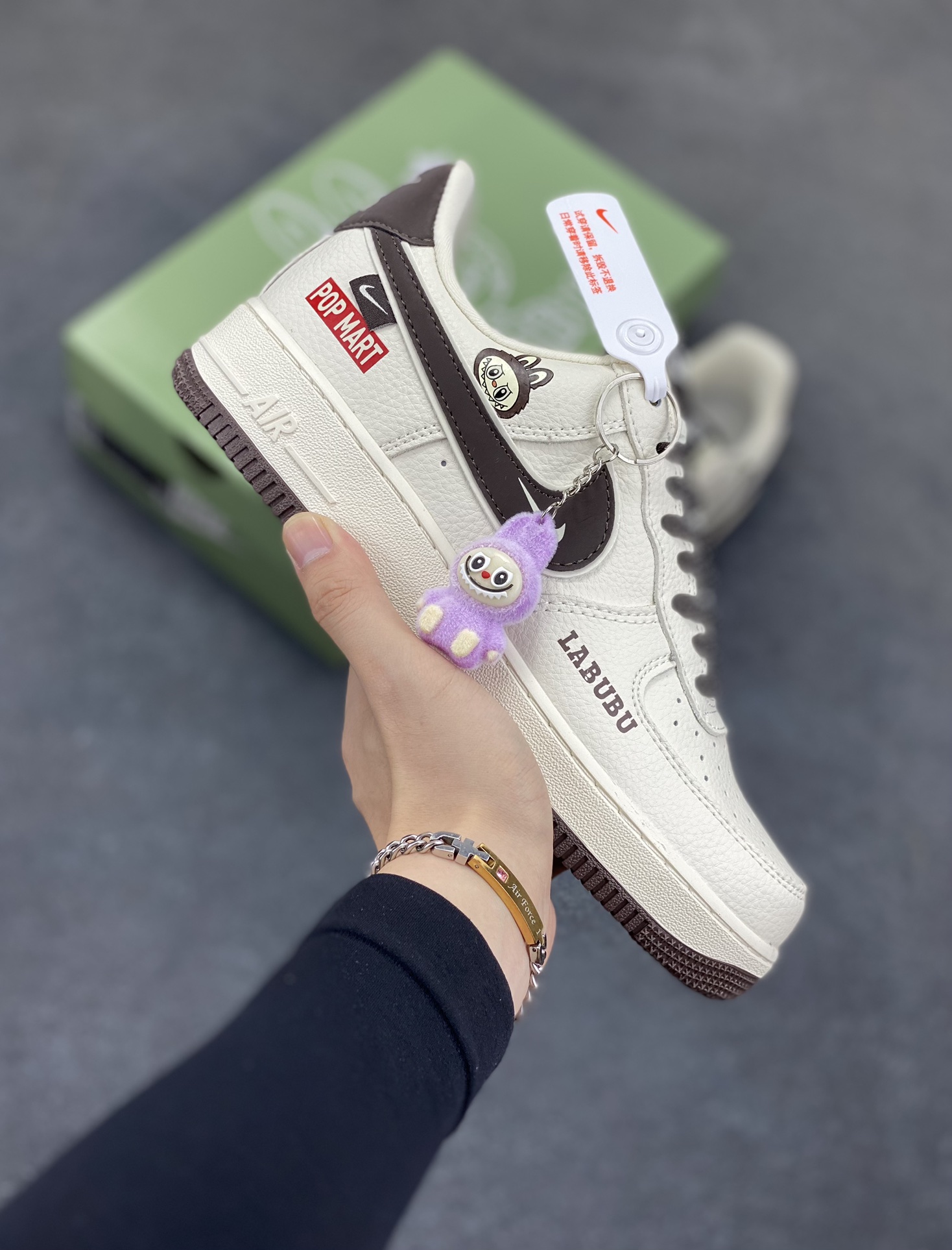 Nike Air Force 1 \’07 Low “Labubu拉布布联名”空军一号 低帮 运动鞋 休闲鞋 折边针车 工艺难度大 原楦头原纸板 原装鞋盒 定制五金配件 内置全掌气垫 原厂鞋底 货号:KJ1688-012 尺码:36 36.5 37.5 38 38.5 39 40 40.5 41 42 42.5 43 44 44.5 45-选品中心