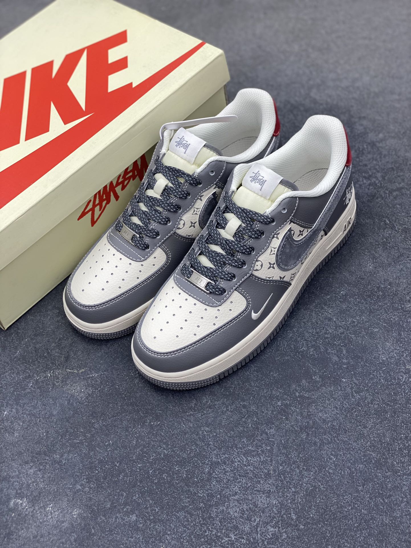 图片[8]-Nike Air Force 1 Low 空军一号低帮百搭休闲运动板鞋。柔软、弹性十足的缓震性能和出色的中底设计，横跨复古与现代的外型结合，造就出风靡全球三十多年的Force 1，直到今天还深受青睐。 货号：XZ6188-338 尺码：36 36.5 37.5 38 38.5 39 40 40.5 41 42 42.5 43 44 44.5 45-选品中心