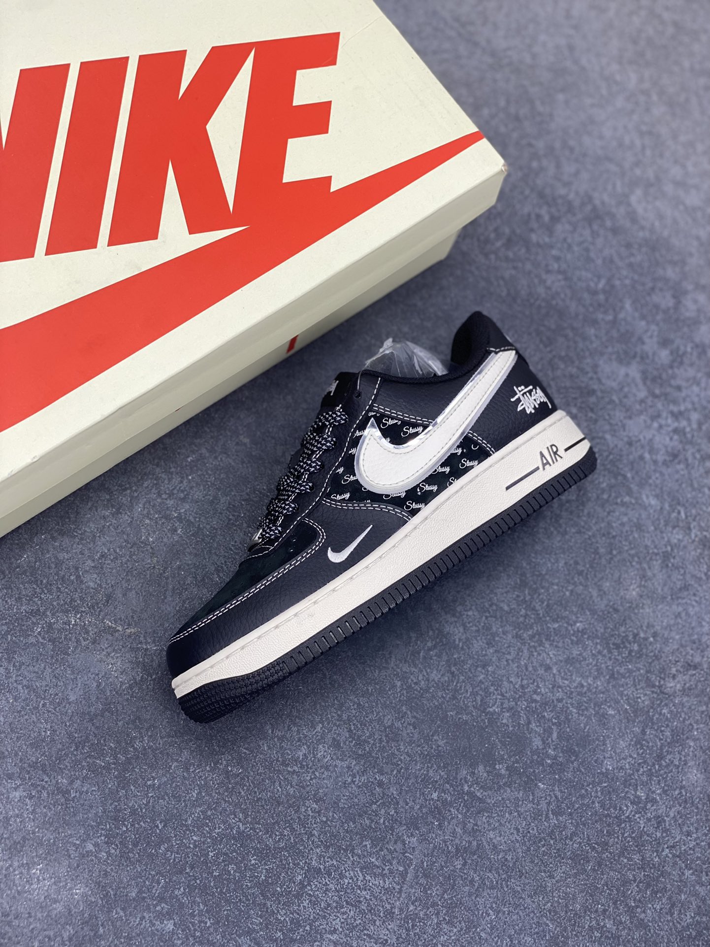 图片[7]-Nike Air Force 1 Low 空军一号低帮百搭休闲运动板鞋。柔软、弹性十足的缓震性能和出色的中底设计，横跨复古与现代的外型结合，造就出风靡全球三十多年的Force 1，直到今天还深受青睐。 货号：XZ6188-311 尺码：36 36.5 37.5 38 38.5 39 40 40.5 41 42 42.5 43 44 44.5 45-选品中心