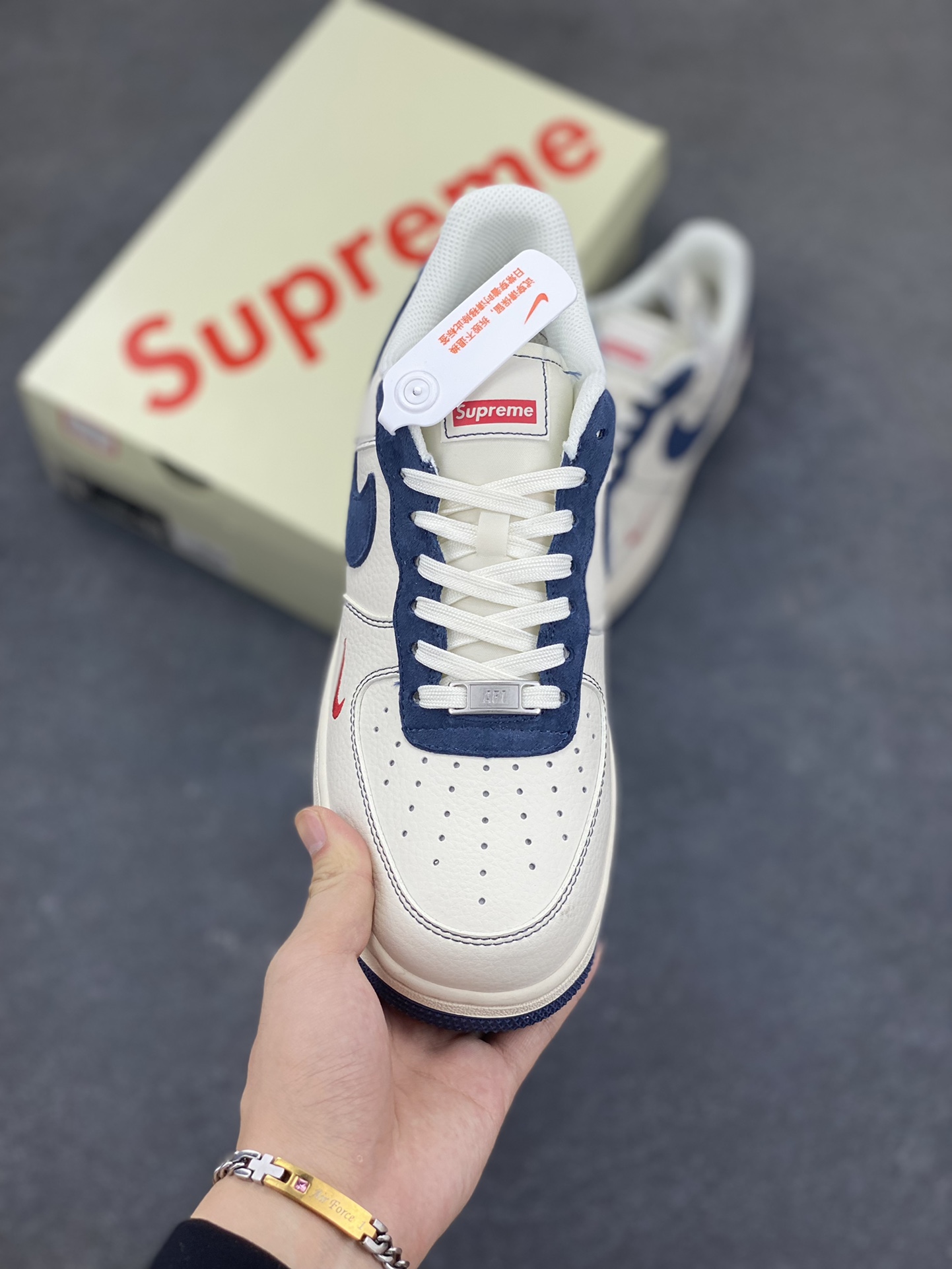 图片[2]-Nike Air Force 1 Low 空军一号低帮百搭休闲运动板鞋。柔软、弹性十足的缓震性能和出色的中底设计，横跨复古与现代的外型结合，造就出风靡全球三十多年的Force 1，直到今天还深受青睐。 货号：XZ3328-669 尺码：36 36.5 37.5 38 38.5 39 40 40.5 41 42 42.5 43 44 44.5 45-选品中心