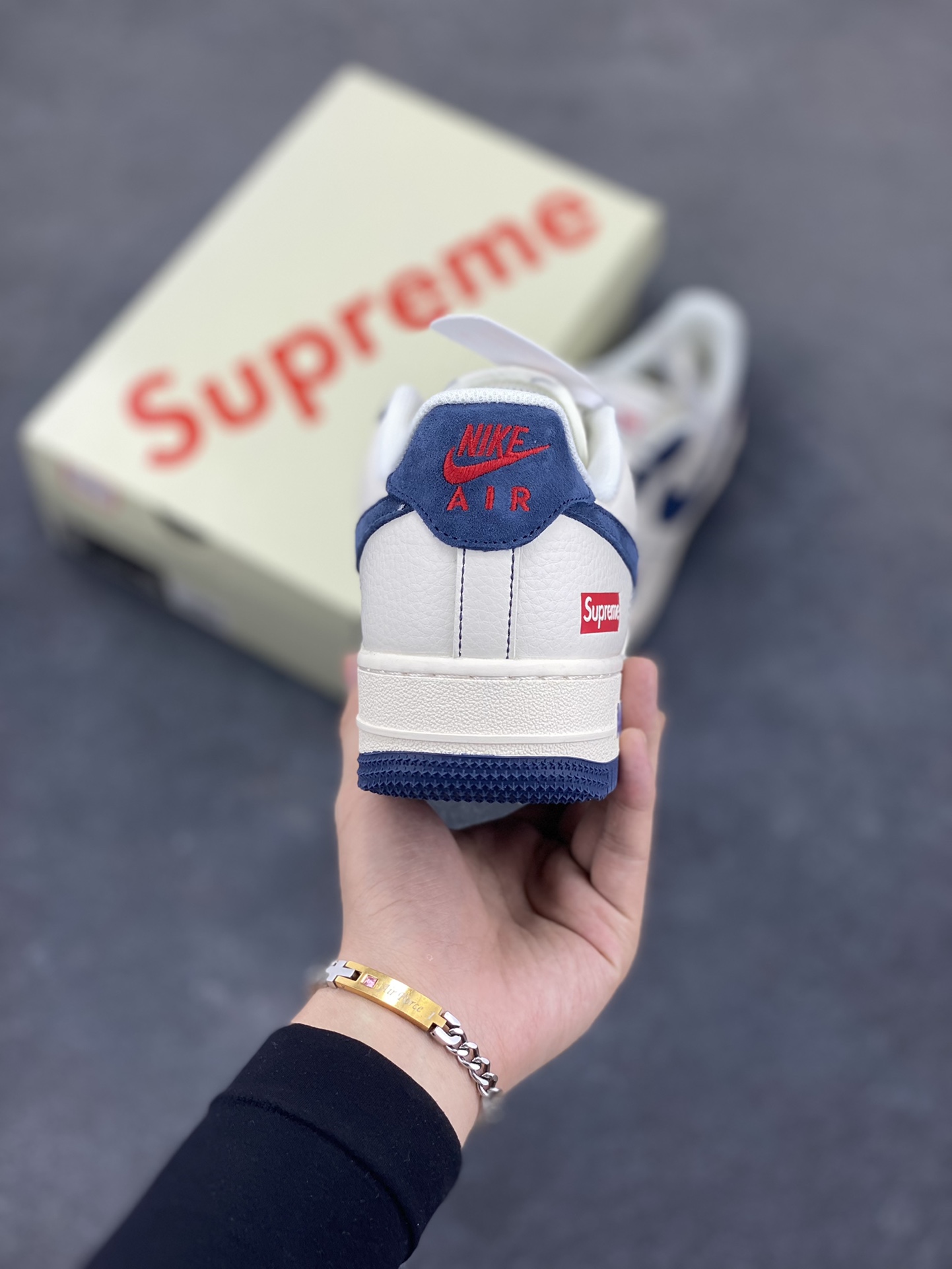 图片[4]-Nike Air Force 1 Low 空军一号低帮百搭休闲运动板鞋。柔软、弹性十足的缓震性能和出色的中底设计，横跨复古与现代的外型结合，造就出风靡全球三十多年的Force 1，直到今天还深受青睐。 货号：XZ3328-669 尺码：36 36.5 37.5 38 38.5 39 40 40.5 41 42 42.5 43 44 44.5 45-选品中心