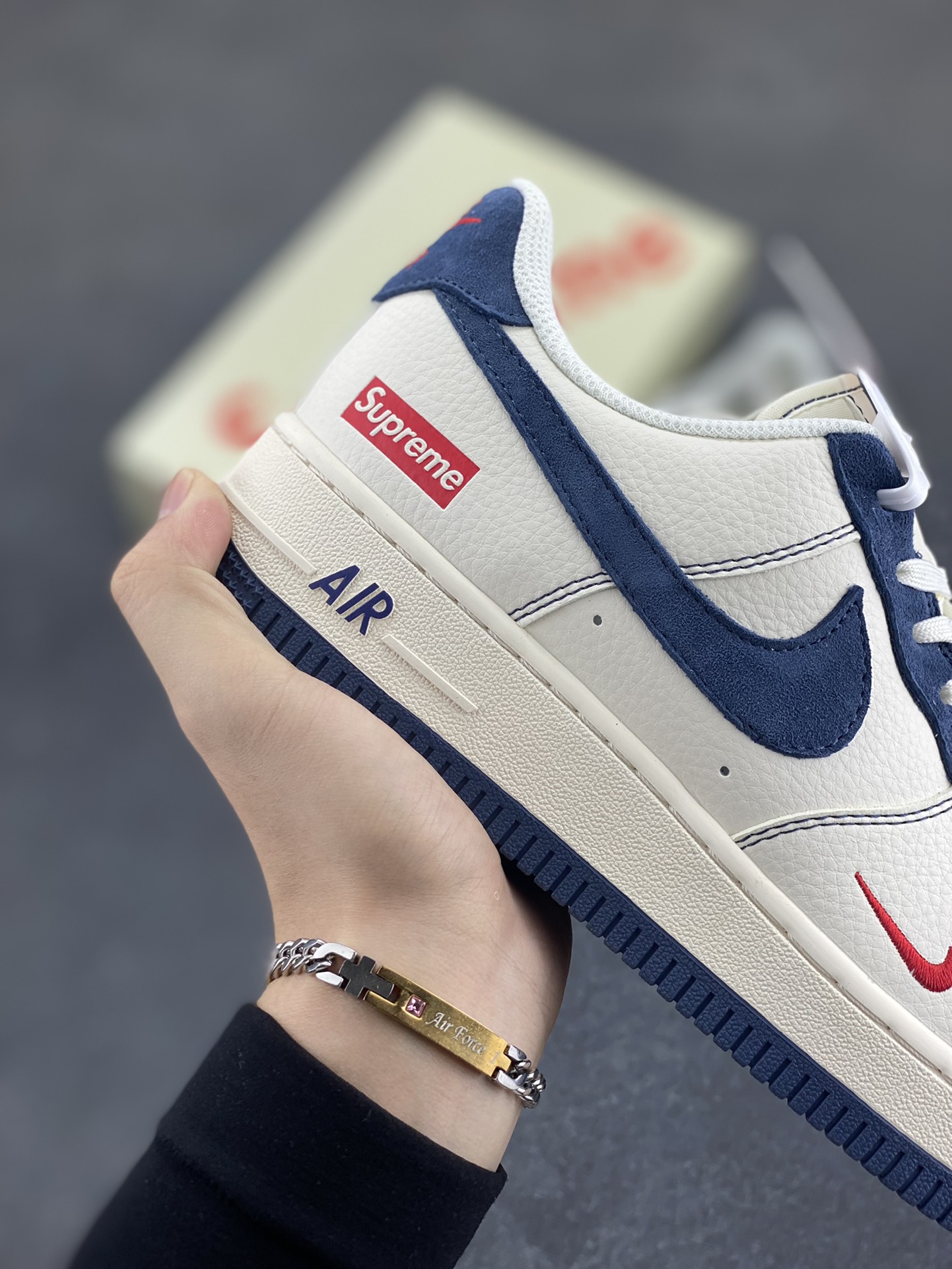图片[6]-Nike Air Force 1 Low 空军一号低帮百搭休闲运动板鞋。柔软、弹性十足的缓震性能和出色的中底设计，横跨复古与现代的外型结合，造就出风靡全球三十多年的Force 1，直到今天还深受青睐。 货号：XZ3328-669 尺码：36 36.5 37.5 38 38.5 39 40 40.5 41 42 42.5 43 44 44.5 45-选品中心